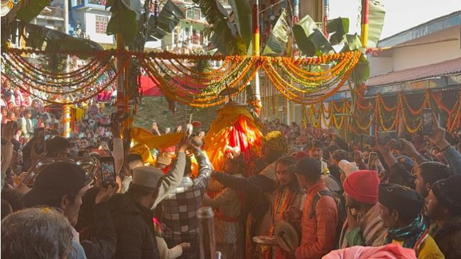 मध्यमहेश्वर की देव डोली